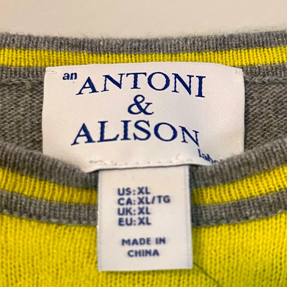 **3 for 1!!!** Bird Design Sweater - Picture 3 of 4